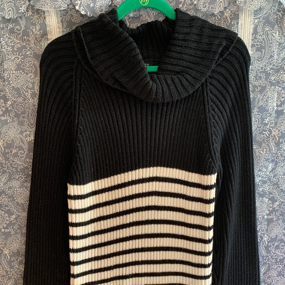New York & Company Black/White Sweater - Size XL